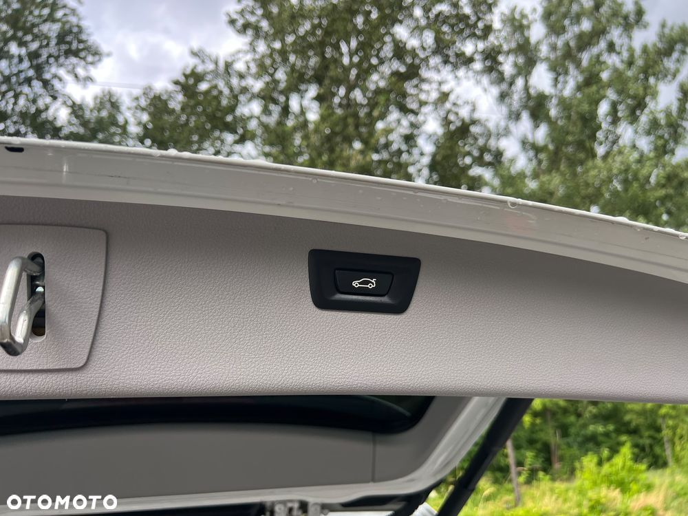 BMW Seria 3 - 35