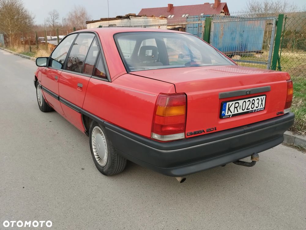 Opel Omega 2.0i LS - 4