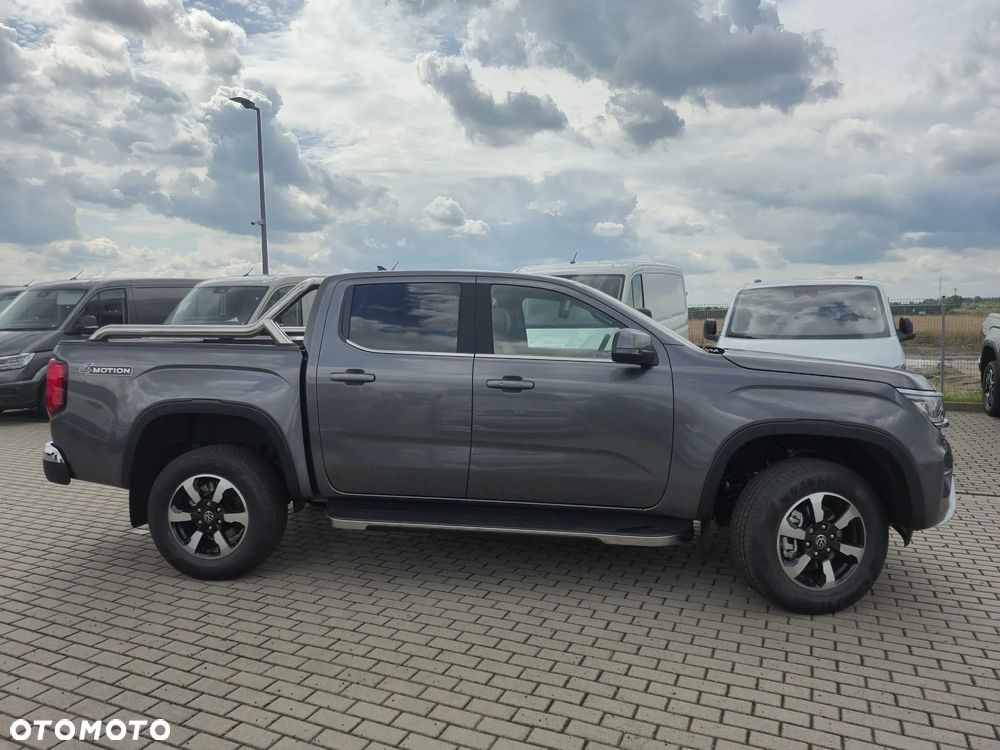 Volkswagen Amarok - 12