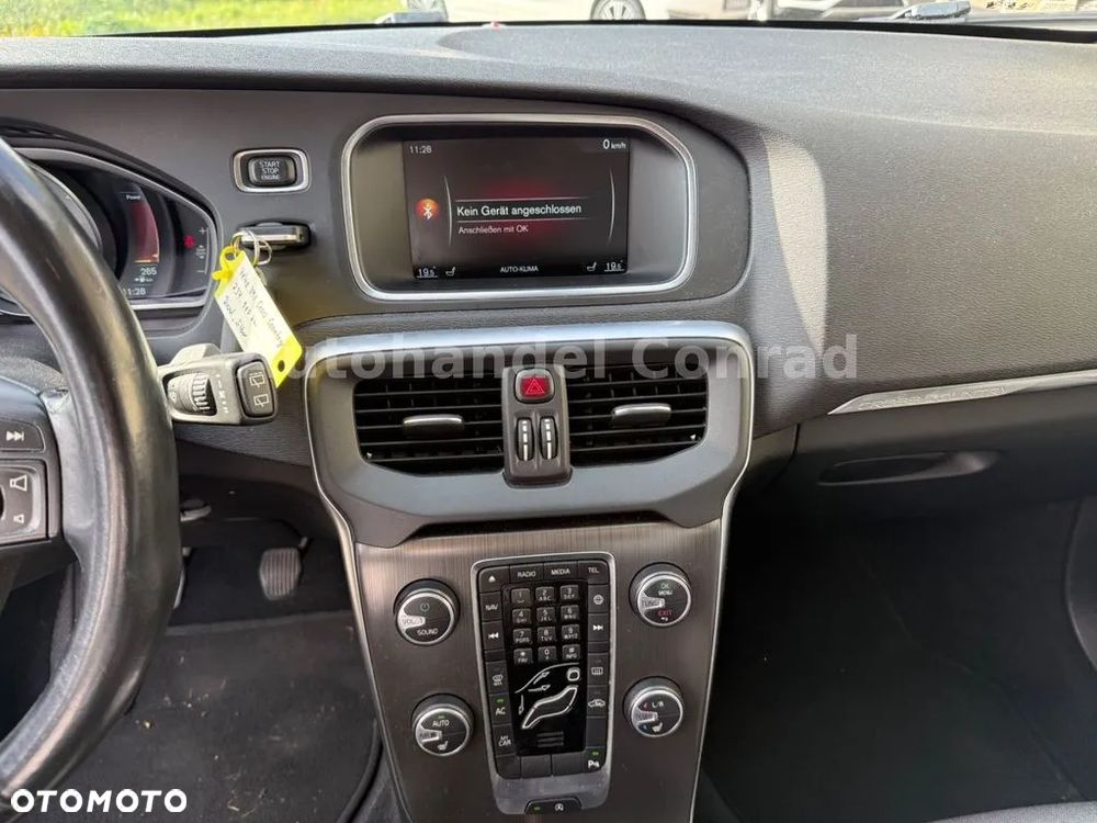 Volvo V40 Cross Country - 9