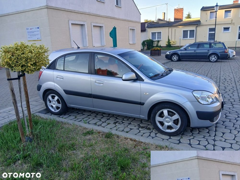 Kia Rio - 1