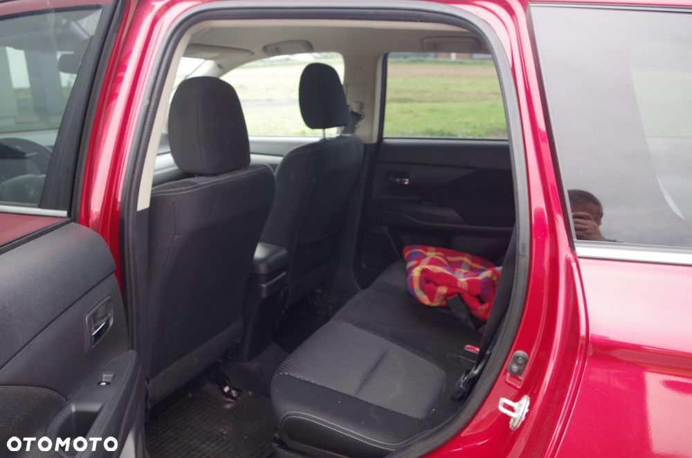 Mitsubishi Outlander 2.0 Intense + 4WD CVT - 11