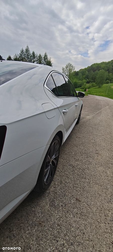 Skoda Superb 1.8 TSI L&K DSG - 33