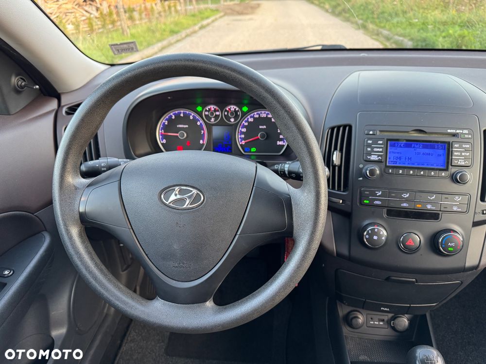 Hyundai i30 1.4 Comfort World Cup - 11