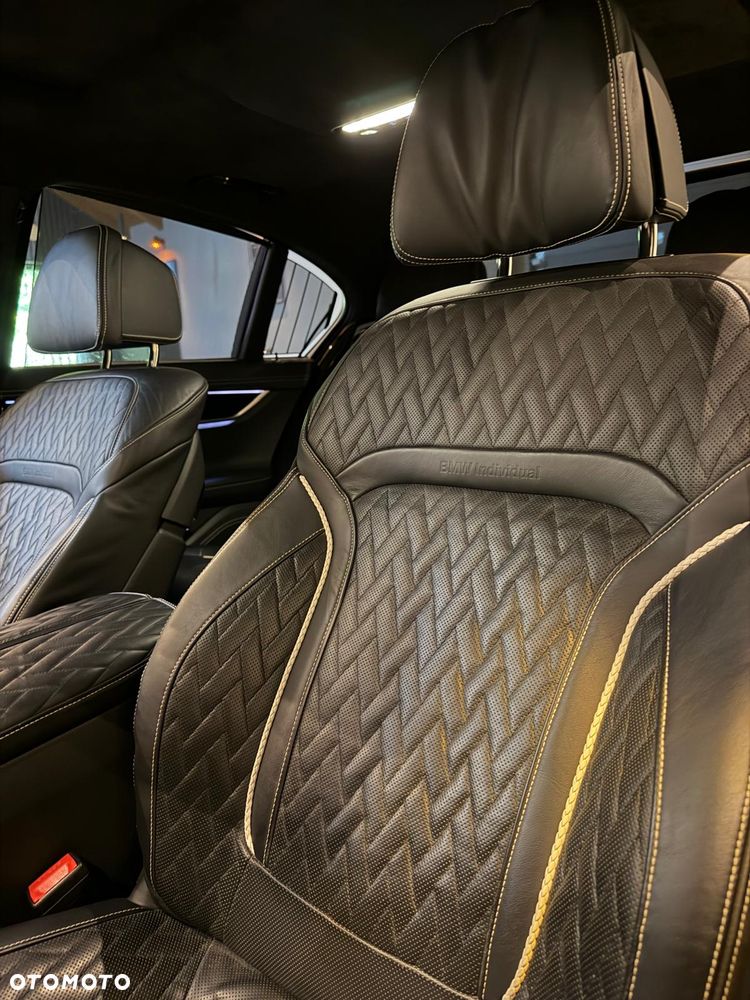 BMW Seria 7 750i xDrive - 9