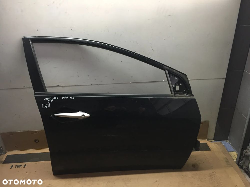 Honda Civic UFO 2008 r Drzwi prawe przód - 1