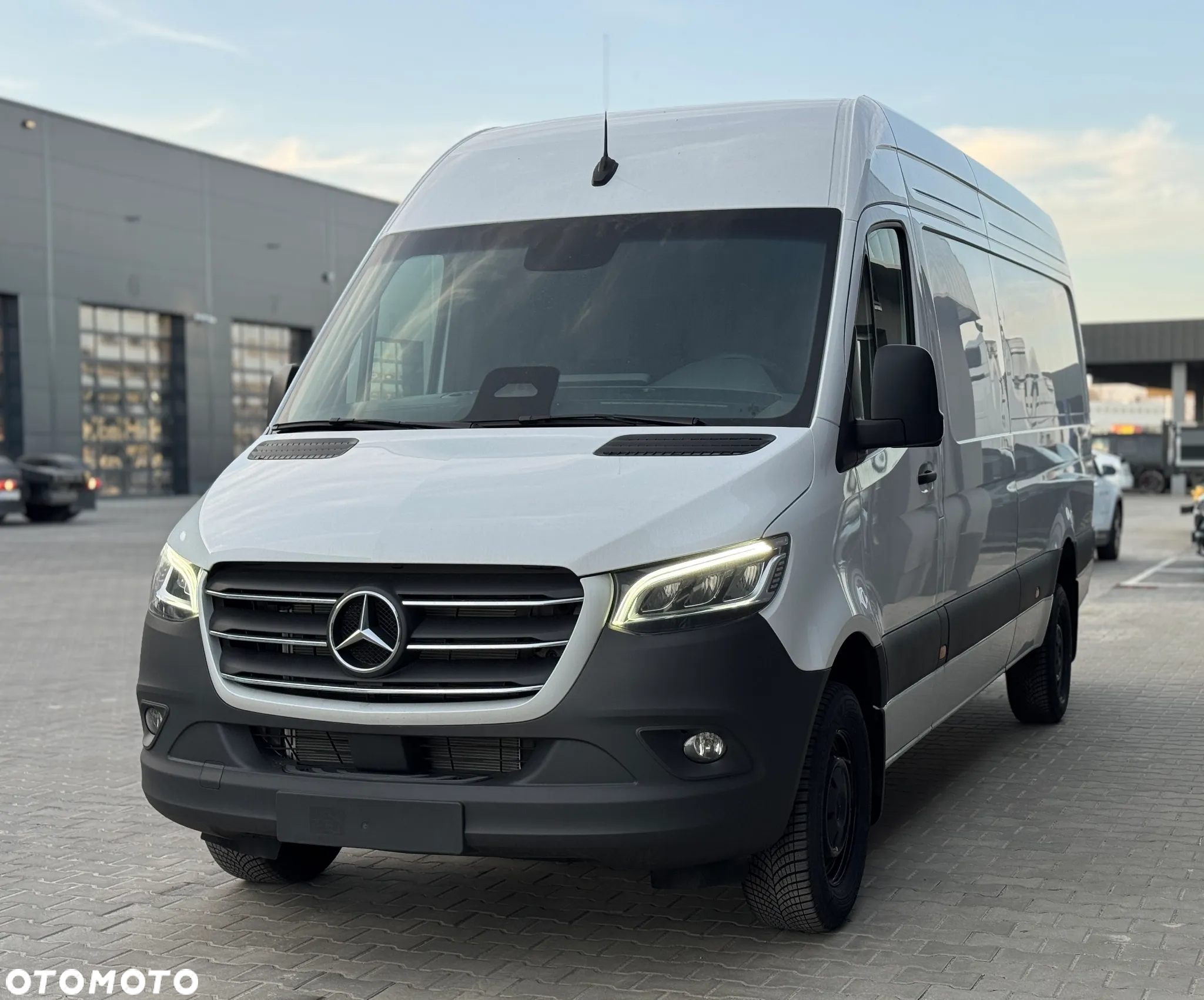 Mercedes-Benz Sprinter 317 CDI - 36