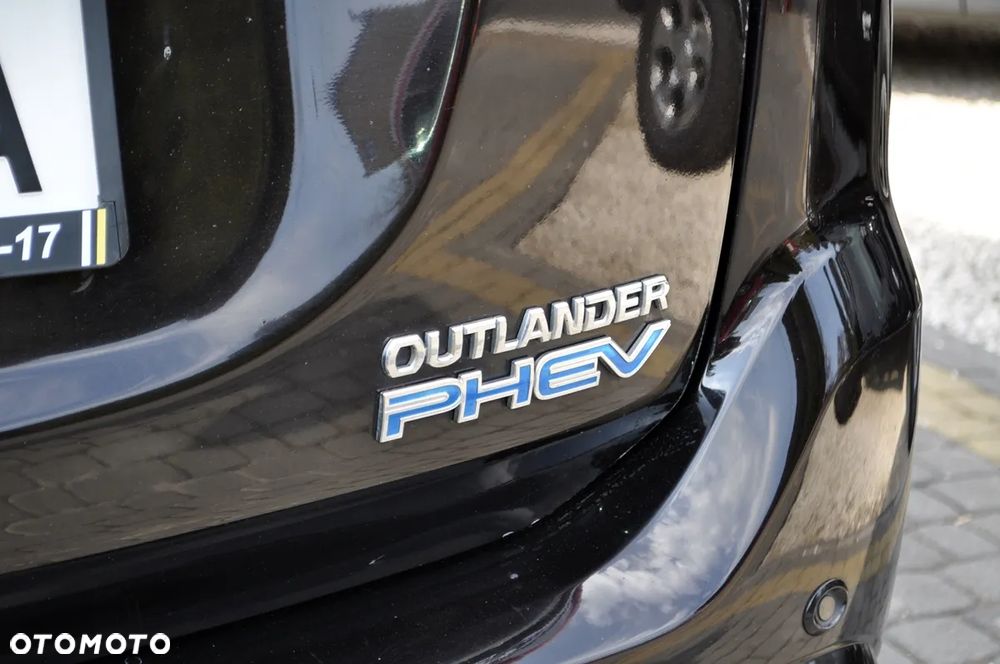 Mitsubishi Outlander - 13