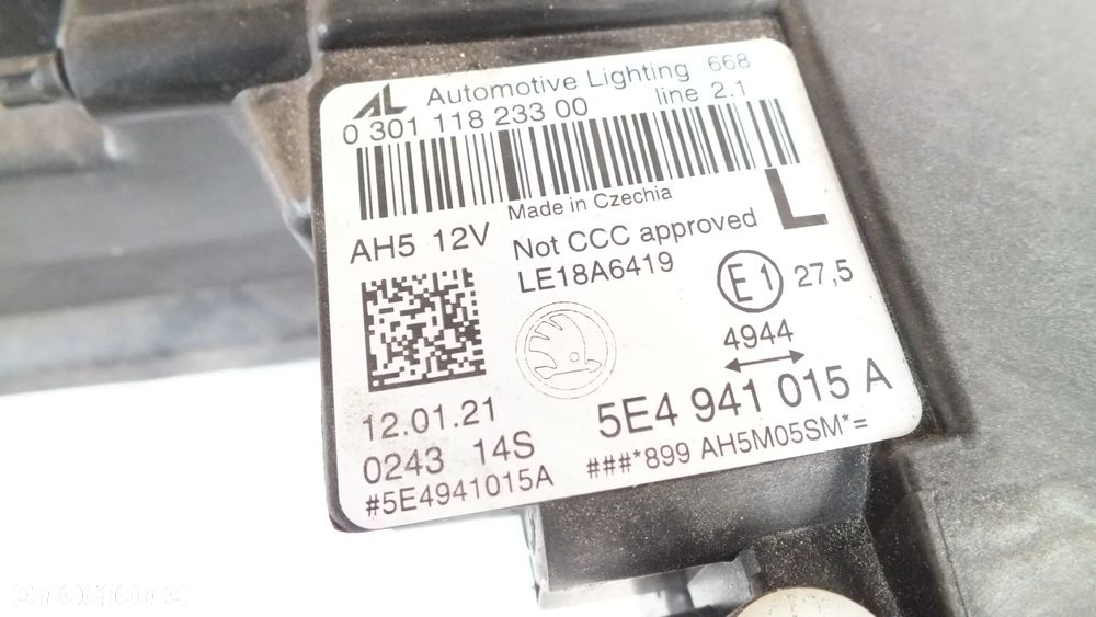 Lampa przednia lewa Skoda Octavia IV 5e4 - 7