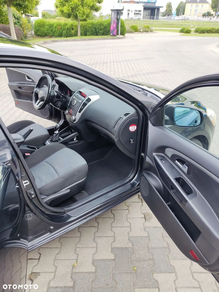 Kia Ceed 1.6 Crdi Comfort + - 18