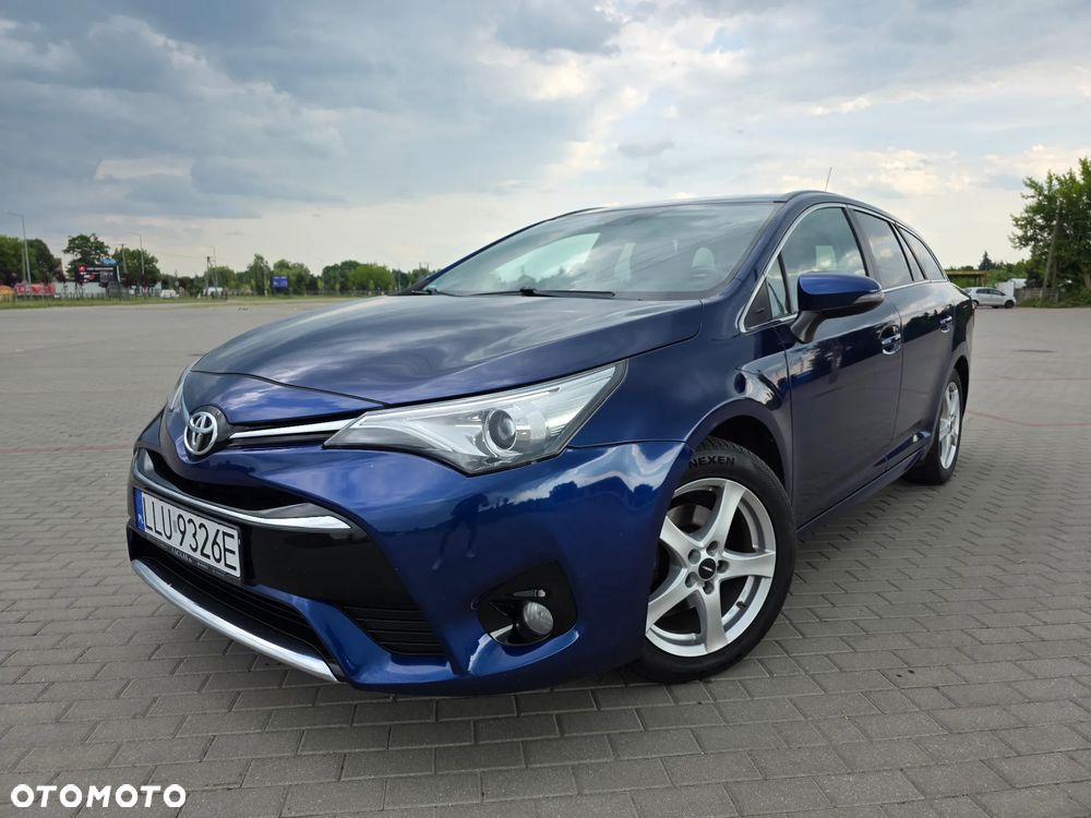 Toyota Avensis Touring Sports 1.8 Multidrive S Comfort - 1