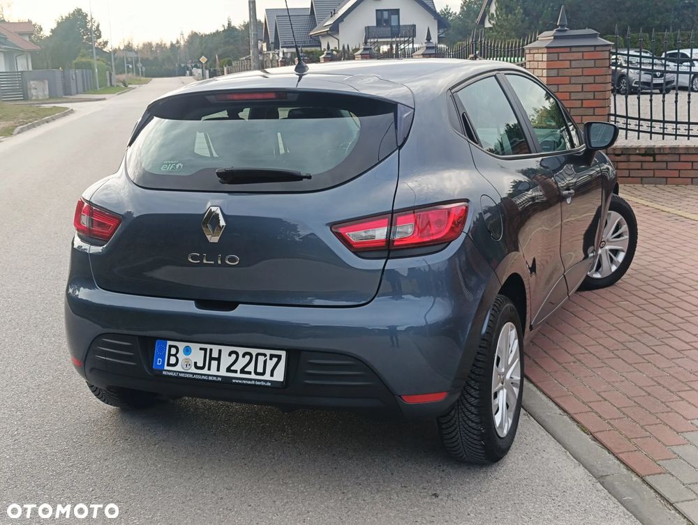 Renault Clio 1.2 16V 75 LIMITED - 5