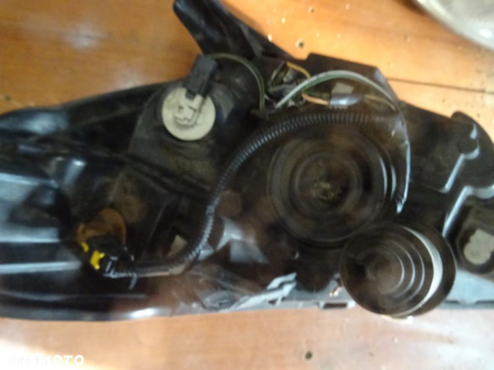 DACIA DOKKER LODGY LAMPA PRAWA TANIO  CZESCI ROZNE PYTAC - 2