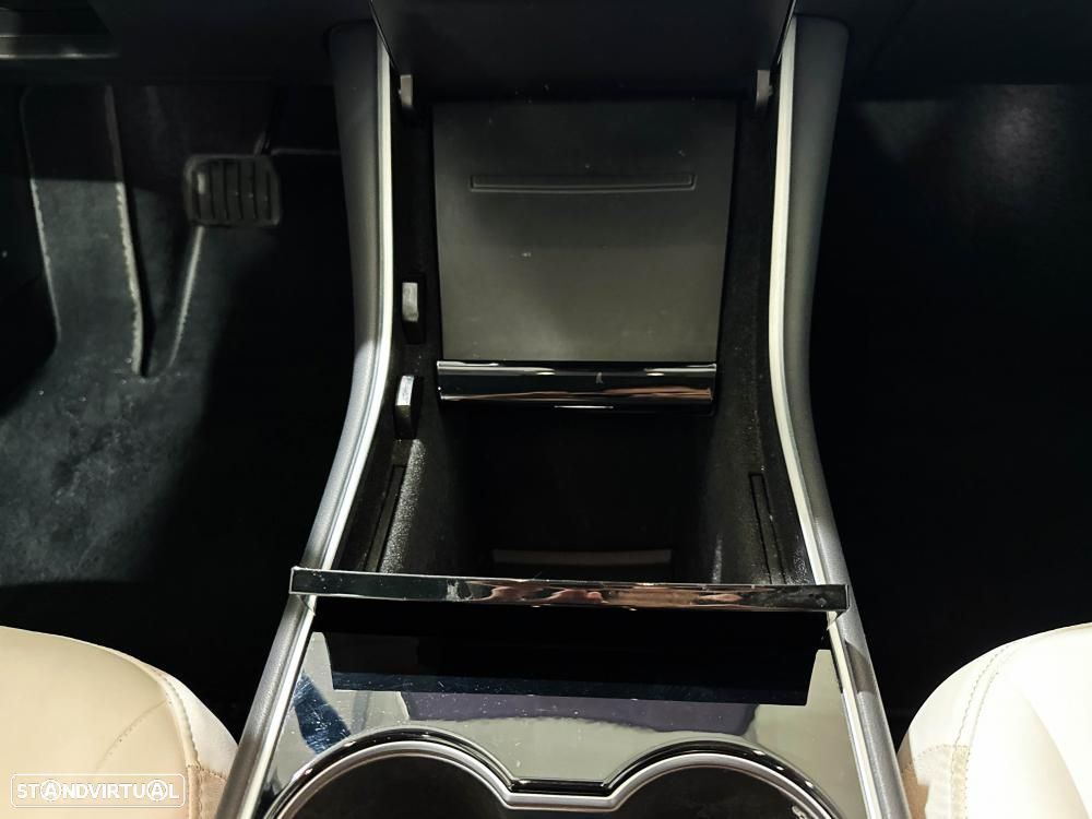 Tesla Model 3 Long-Range Dual Motor AWD - 39