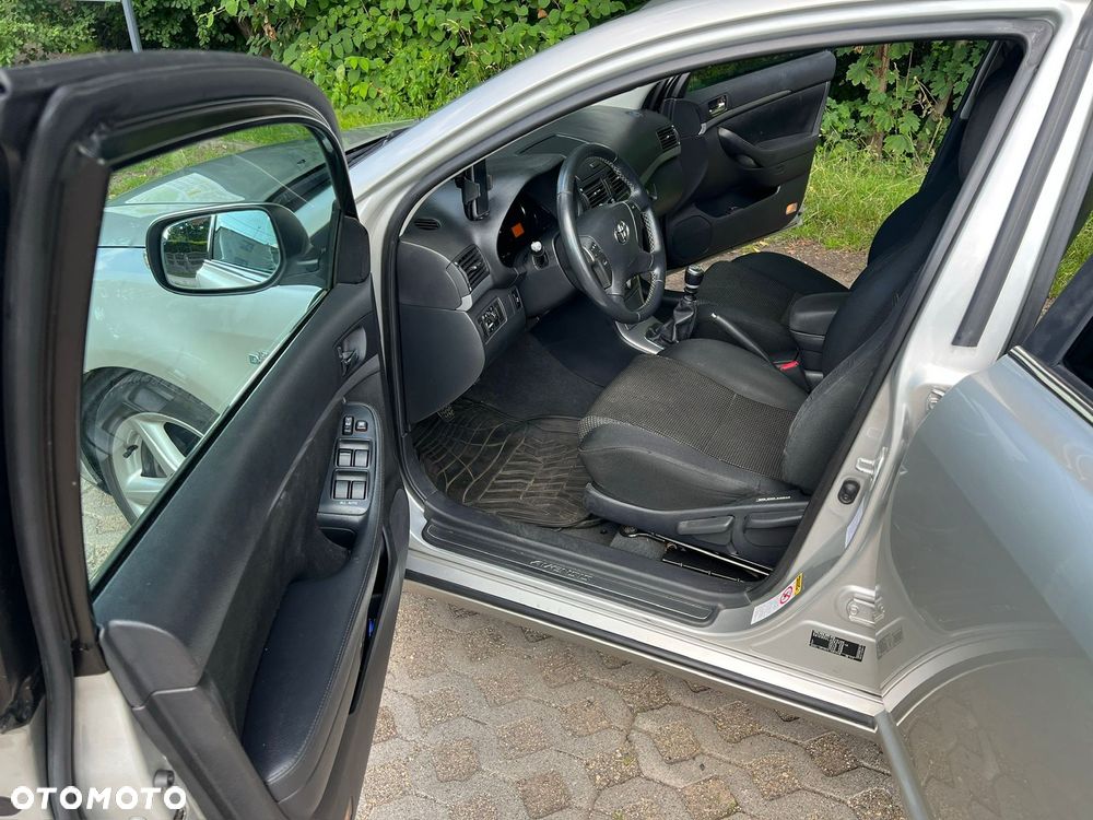 Toyota Avensis 2.2 D-4D Prestige - 11