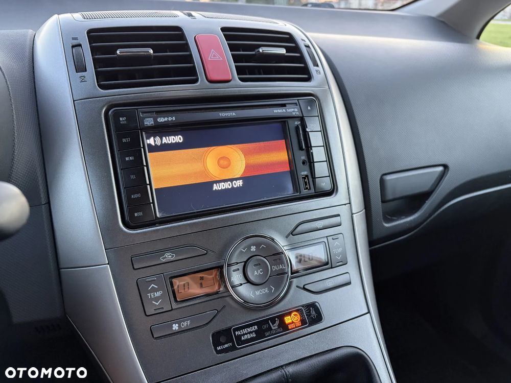 Toyota Auris 1.4 D-4D - 21