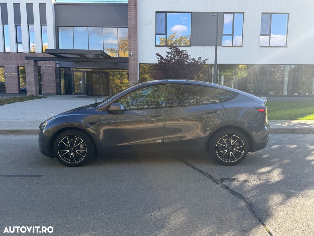 TESLA Model Y 2021 — imagine 13