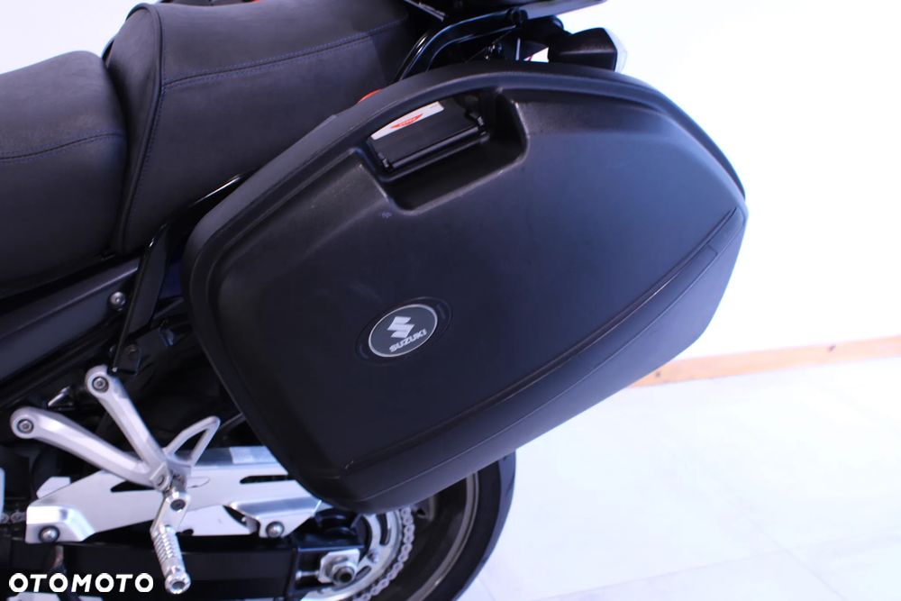 Suzuki GSX - 21