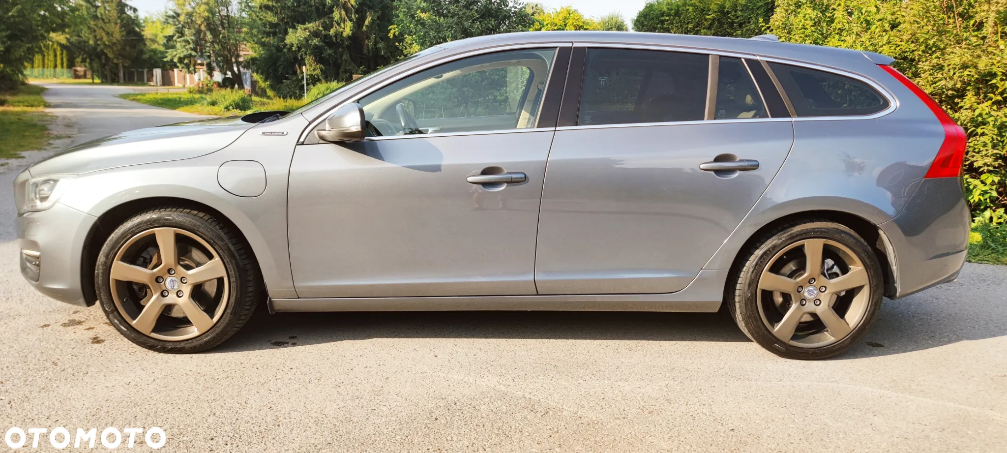 Volvo V60 D6 AWD Plug-in Hybrid Summum - 7