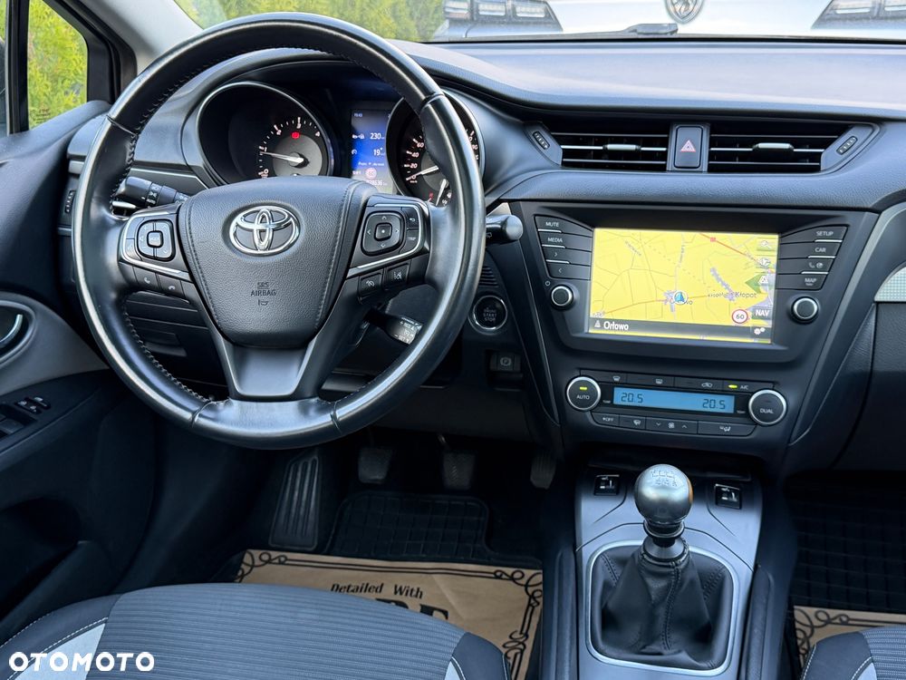 Toyota Avensis - 24