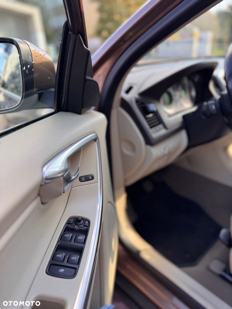 Volvo XC 60 D5 AWD Momentum - 13