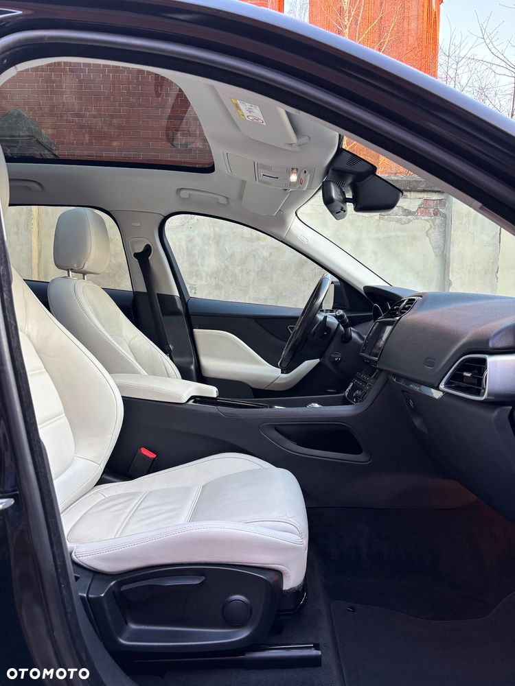 Jaguar F-Pace 2.0 i4D AWD Prestige - 19