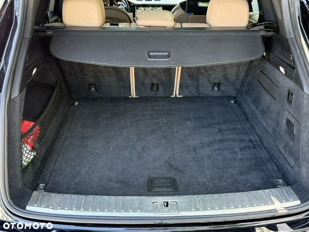 Porsche Cayenne - 16