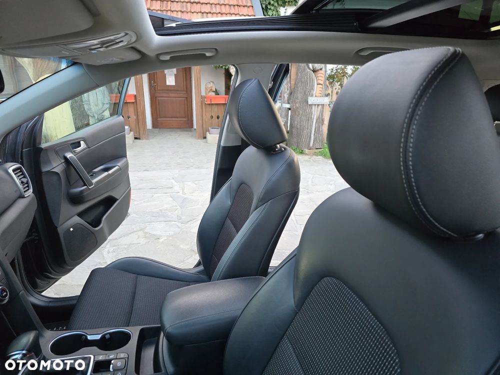 Kia Sportage 2.0 CRDI AWD Dream-Team Edition - 29