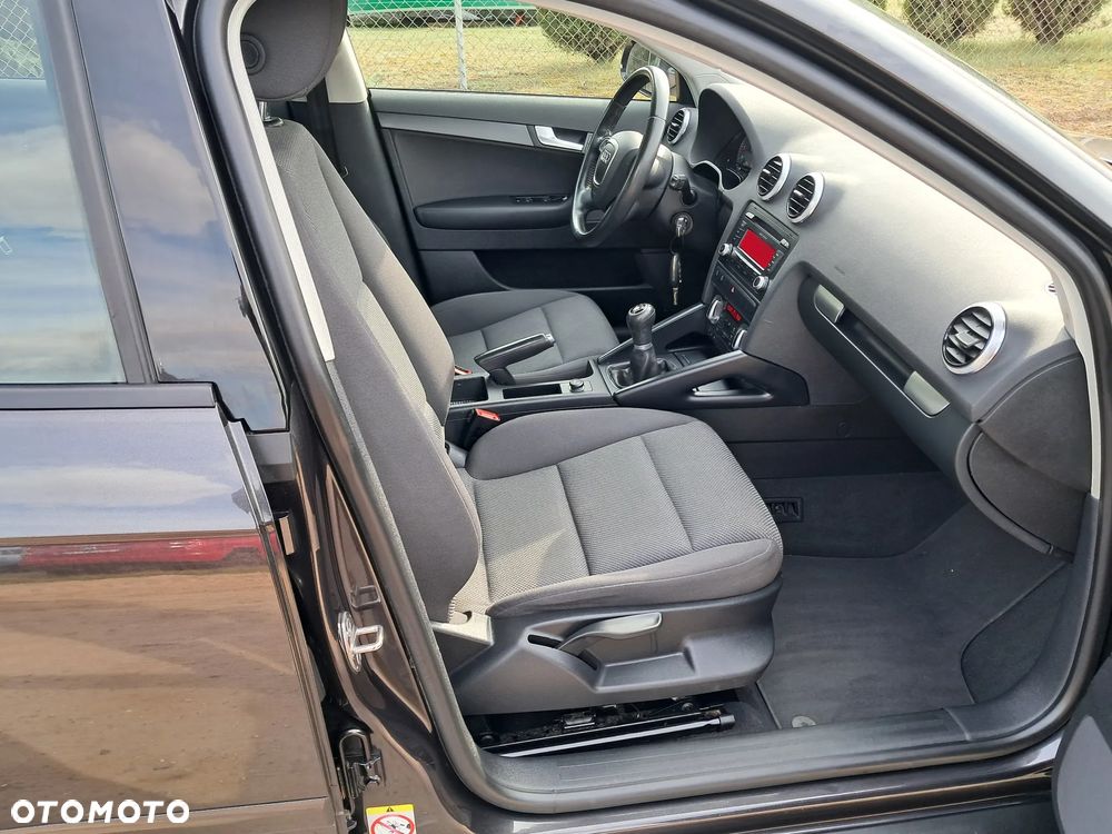 Audi A3 Sportback 1.4 TFSI S line Sportpaket - 17