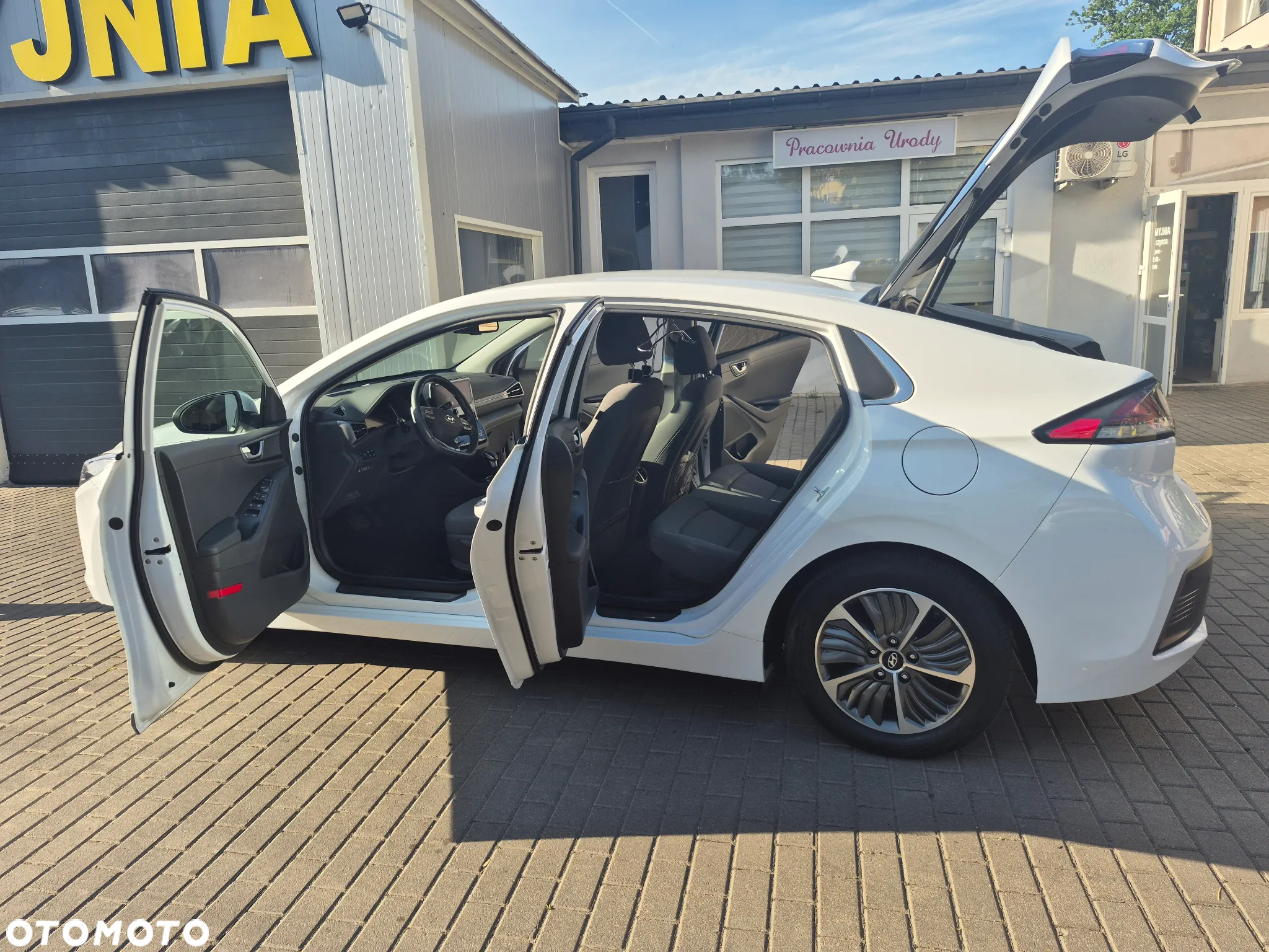 Hyundai IONIQ Hybrid 1.6 GDI Premium - 16