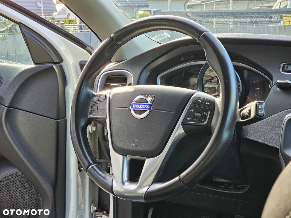 Volvo V40 D3 Momentum - 12