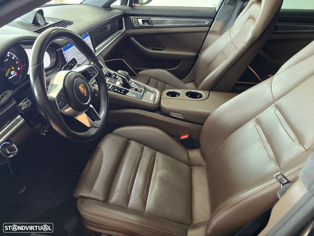 Porsche Panamera 4 E-Hybrid - 30