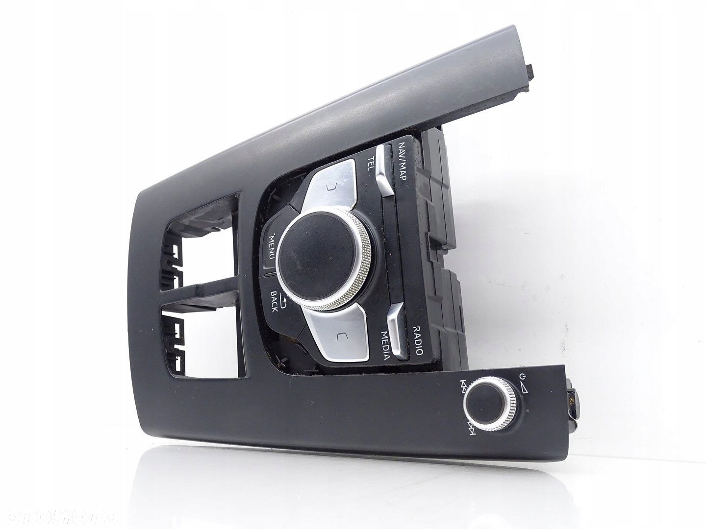 PANEL PRZEŁĄCZNIK STEROWANIA RADIA MMI NAVI AUDI A3 8V LIFT 8V0919614BE - 1