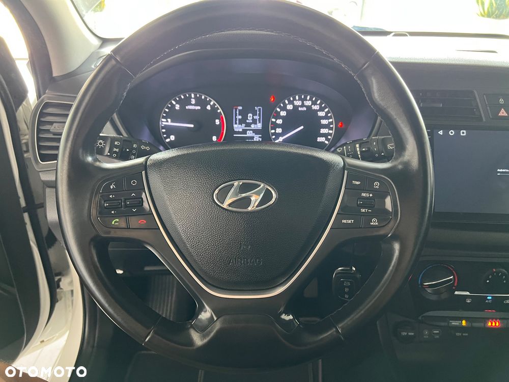 Hyundai i20 - 20