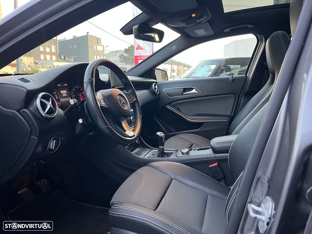 Mercedes-Benz A 180 d AMG Line - 11