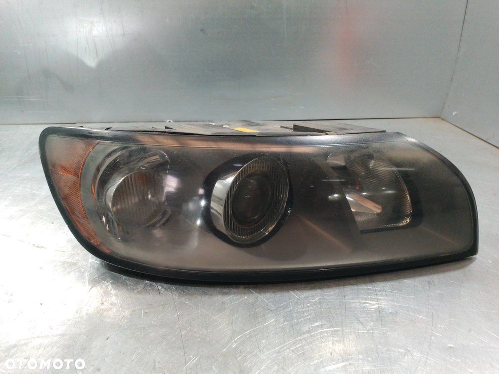 LAMPA PRAWA PRZÓD VOLVO V50 30698886   0301198204 - 1