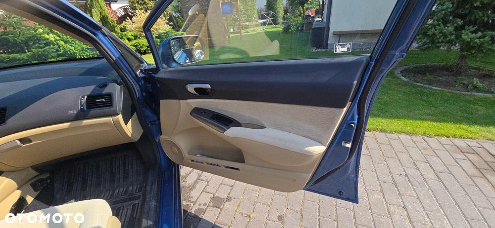 Honda Civic 1.8 Executive - 27