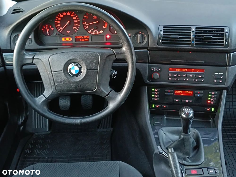 BMW Seria 5 - 24