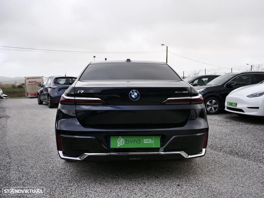 BMW i7 xDrive60 - 13