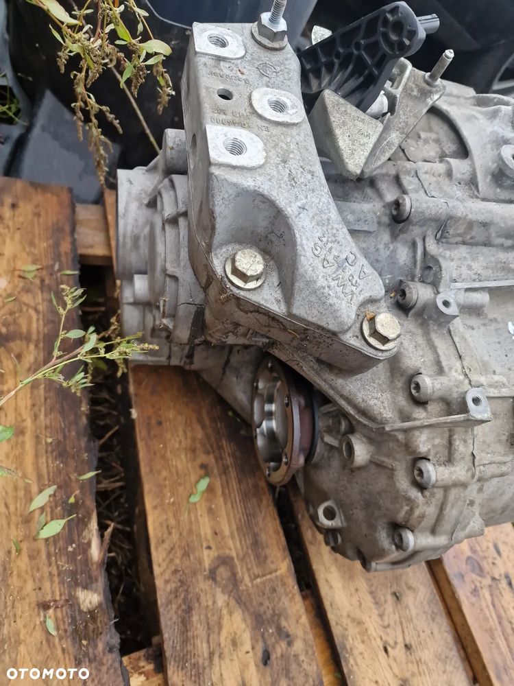 Skrzynia biegów vw 2.0 tdi o kodzie NFU - 3