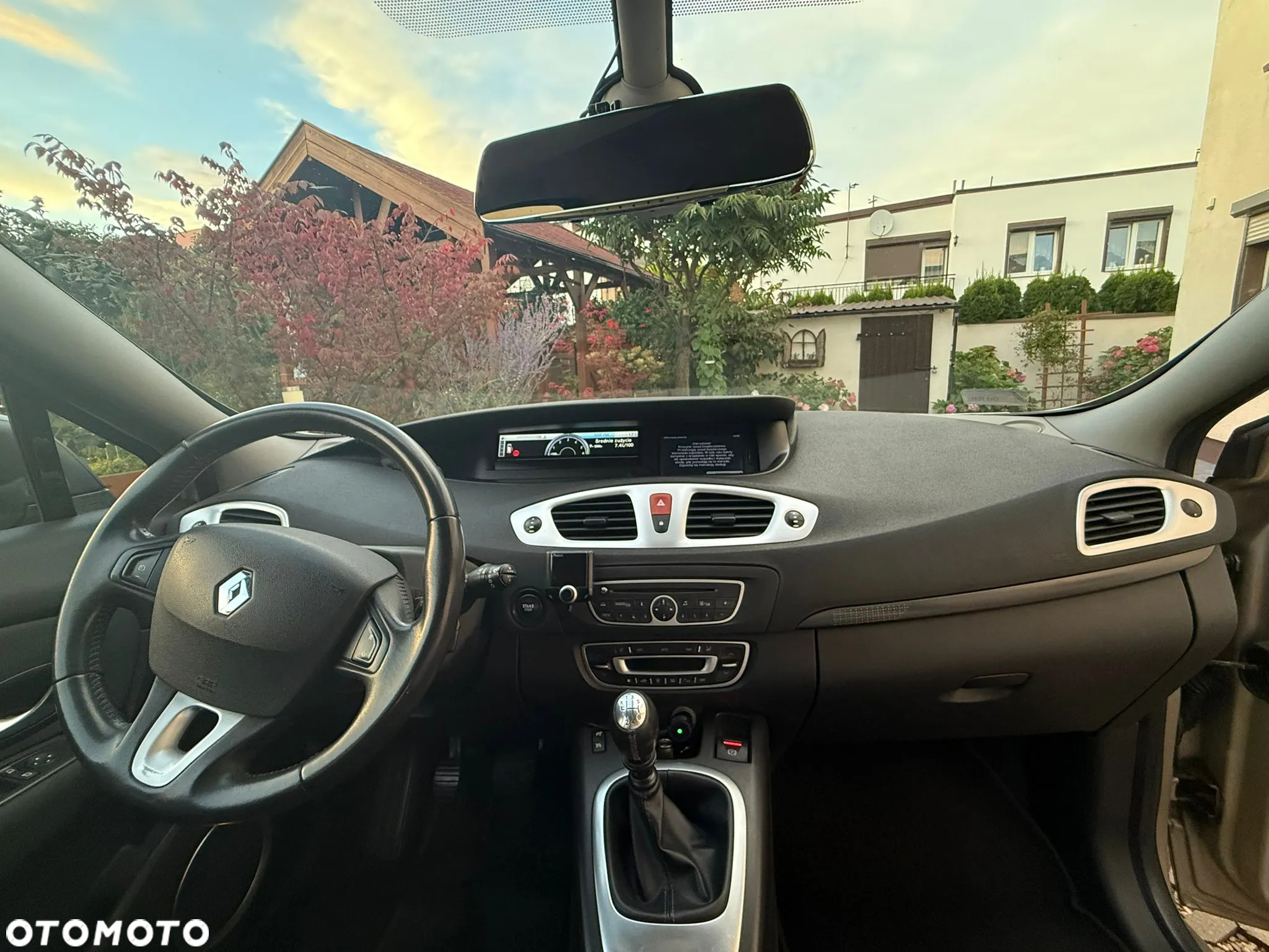 Renault Scenic 1.9 dCi Privilege - 11