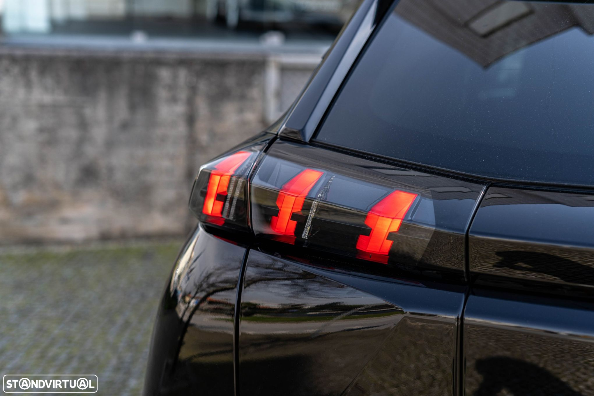 Peugeot 2008 1.2 PureTech Allure Pack - 28