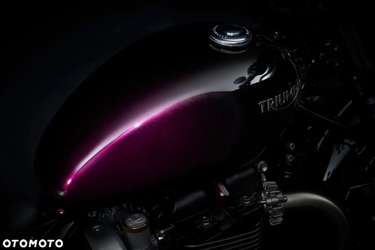 Triumph Bonneville Bobber - 6