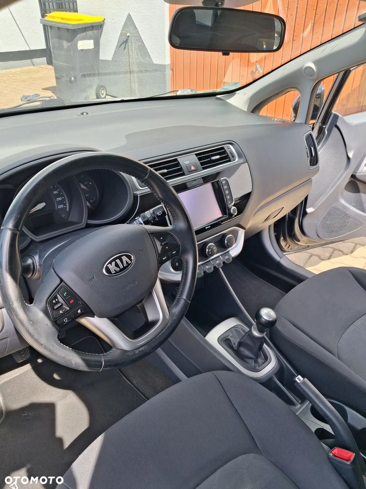Kia Rio - 17