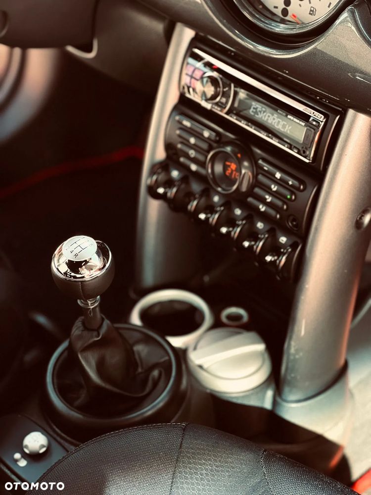 MINI Cooper Standard - 10