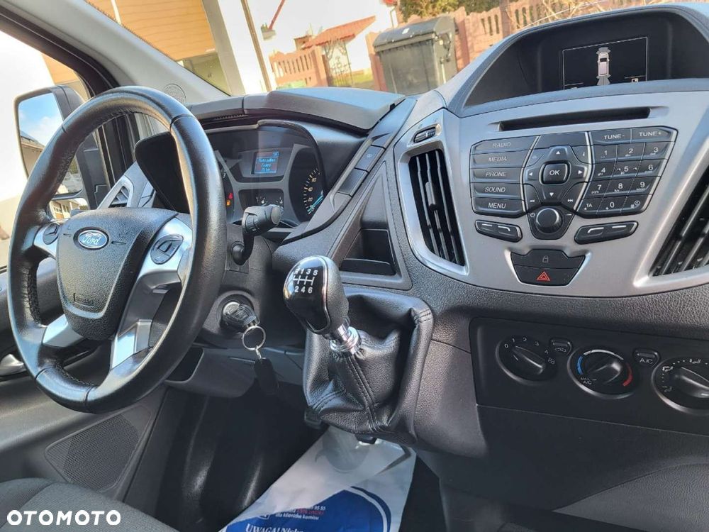 Ford Tourneo Custom - 36