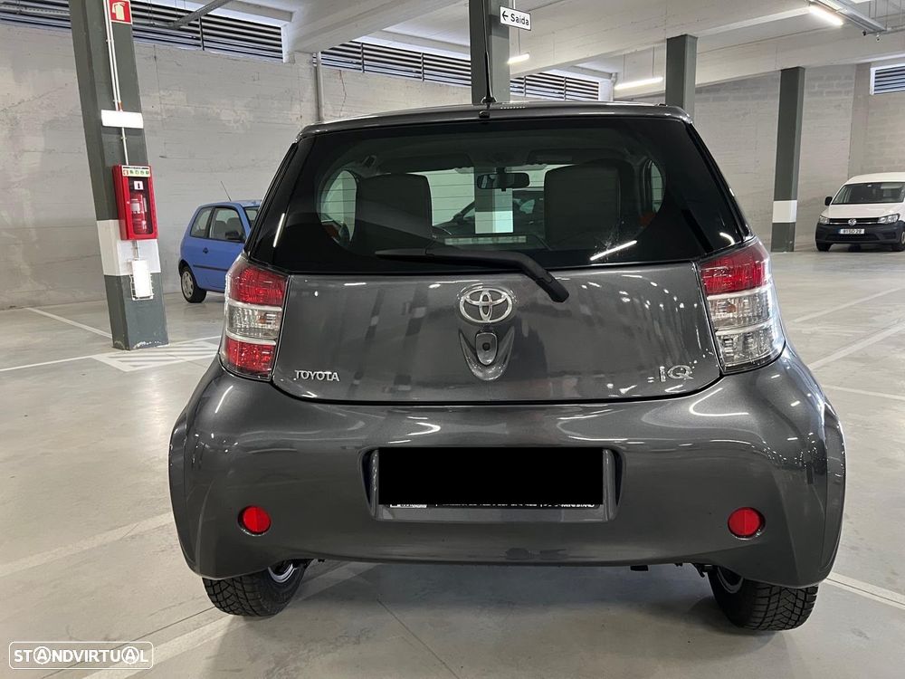Toyota iQ 1.0 VVT-i Essential+AC - 19