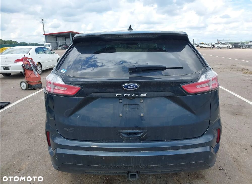 Ford Edge - 4