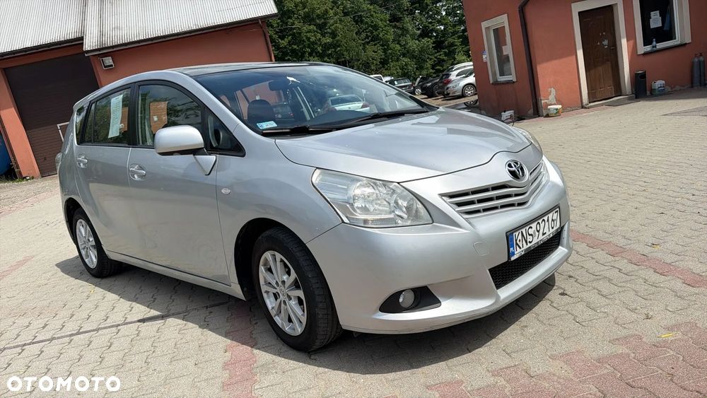 Toyota Verso 2.0 D-4D - 2