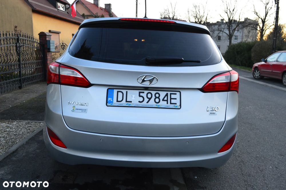 Hyundai i30 i30cw 1.6 CRDi Fifa World Cup Edition - 8